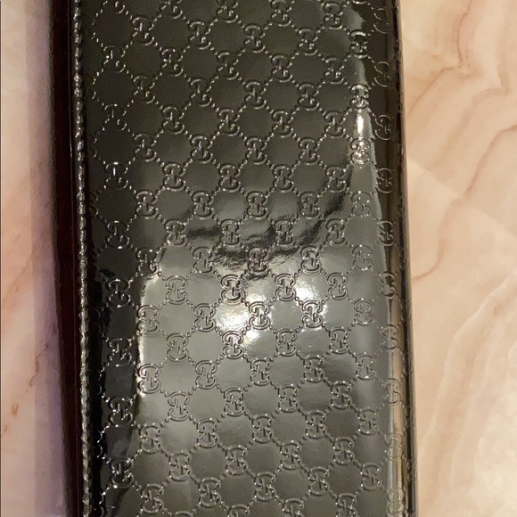 Authentic Patent Gucci leather clutch - Picture 8 of 8